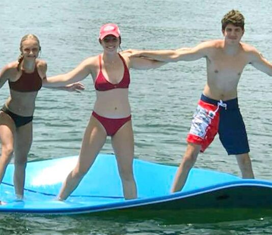 how much weight does a floating mat hold 5