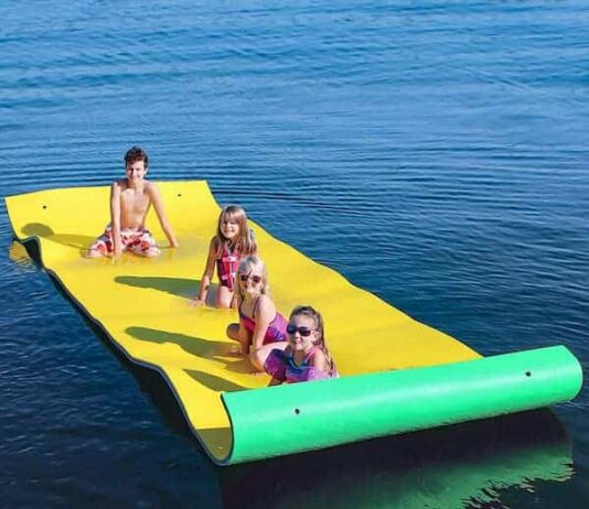 what are floating water mats made of 5
