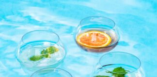 floating wine glasses for pool 18 oz set of 2 that float shatterproof poolside wine glasses floating cup beach glass out 1