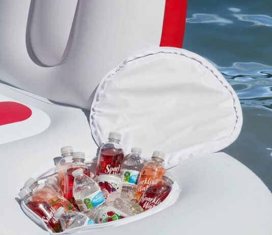 members mark paradise island float 3